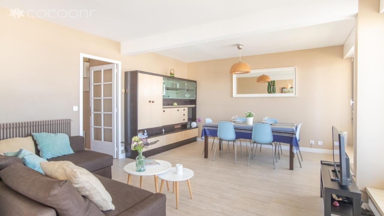 Epsom - En Front De Apartment